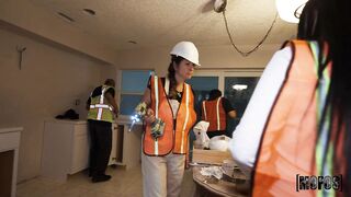 2026-01-16-11449561-tag-team-on-the-job-site_720