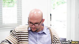 2019-11-25-8943801-school-girl-alina-bell-breaks-dress-code_720