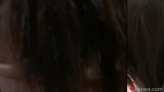 2018-01-21-4234831-black-french-and-brazilian-lesbians_720