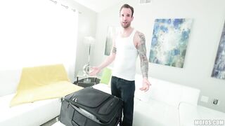 2018-03-21-2977981-slim-cutie-filled-with-mega-cock_720