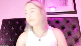 2023-04-19-double-denial-ama-casey-kisses-kylie-le-beau-bts_720