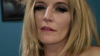 2022-07-15-perfect-sexy-feet-mona-wales_720