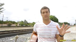 2016-08-15-10882-romancing-olivia_720