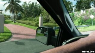 2018-01-16-3047441-roadside-footjob_720