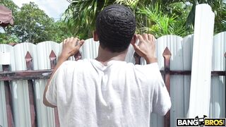 2019-01-26-9177921-interrupting-her-personal-time_720