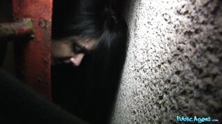 2015-01-05-4070081-sexy-shopaholic-fucks-for-gift-card_720