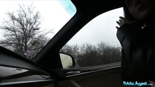 2015-01-19-4071761-stranded-russian-babe-fucks-in-car_720