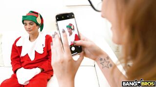 2018-12-20-8950251-xx-xmas-elf-fucks-busty-michele_720