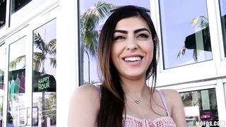 2017-12-25-3010941-audrey-royal-sucks-and-swallows_720