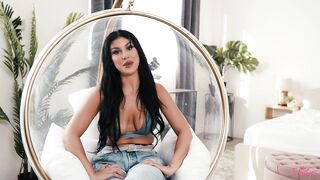 2023-08-05-9292561-totm-showgirl_720