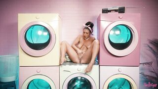 2023-08-05-9292561-totm-showgirl_720