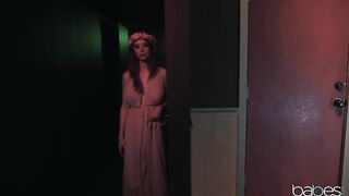 2019-06-18-4358365-all-the-worlds-her-stage_720