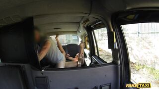 2014-10-20-4075711-huge-tits-brunette-forgot-her-cash_720