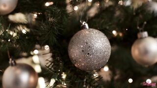 2021-12-04-4498001-december-totm-hollywood-holiday_720