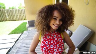 2017-08-16-3028901-all-natural-beauty-keeps-panties-on_720