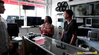 2016-06-14-10778-dildo-drone_720