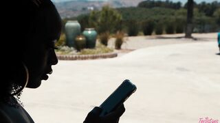 2023-03-25-8609821-to-catch-a-feeling_720