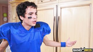 2019-03-09-8932111-lesson-with-squirting-milf_720