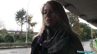 2014-11-18-4070131-blonde-opens-legs-outside-for-cash_720