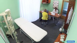 2014-10-23-4084891-nurse-massages-sexy-claustrophobe_720