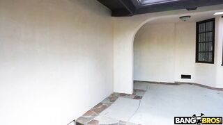 2019-01-25-9177151-robbing-her-heart-and-her-pussy_720