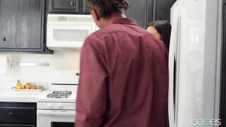 2021-03-30-4427641-working-it_720