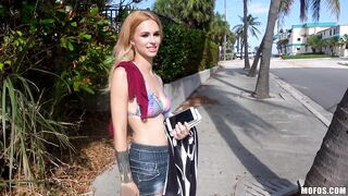 2017-11-30-3033451-blue-eyed-blonde-public-sex_720