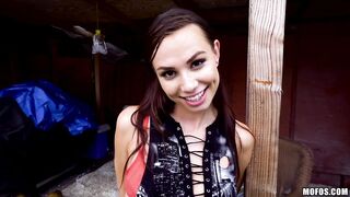 2017-09-13-3027111-outdoor-sex-with-aidra-fox_720