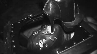 2008-02-07-411-the-worship-throne-mistress-sidonias-private-sessions_h265