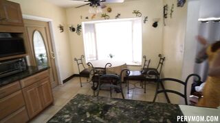 2022-07-24-19872-sophia_locke_720