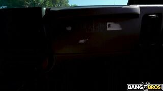 2019-01-30-8933691-sexy-realtor-rides-on-the-bus_720