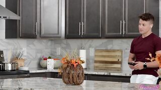 2025-11-12-234974-i-creamed-stepmoms-pie-on-thanksgiving-s8e1_960