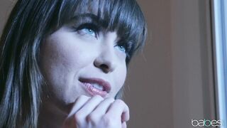 2019-03-29-4351783-the-diplomats-daughter_720