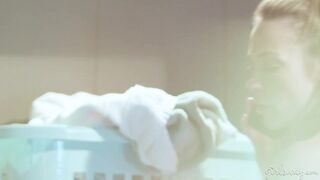 2022-11-03-210000-airing-out-the-dirty-laundry-210000-540