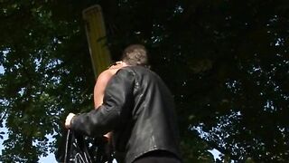 2010-06-11-448-dress-code