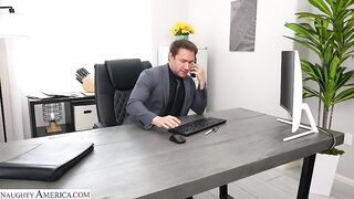 2025-11-04-33478-sydneysam_qt