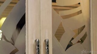 2023-12-10-233852-the-unexpected-unicorn-233852-540