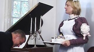2007-12-25-229-maid-to-serve_h265
