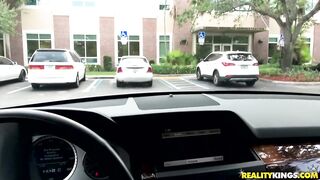 2018-06-24-2932631-tongue-game_720