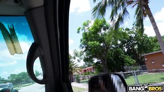 2018-09-19-8958441-fucking-the-hottest-flower-girl_720