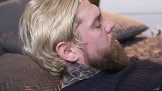 2017-04-11-4217321-intimate-couple-romantic-passion_720