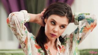 2020-06-08-4415410-dakota-on-display_720