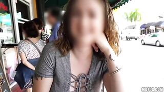 2017-03-22-3034441-sexy-latina-loves-cash_320