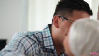 2019-10-19-4395417-daddys-little-angel_720