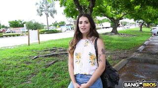 2018-08-22-8959941-money-loving-latina-takes-a-ride_720