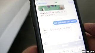 2017-02-02-2992991-facial-for-blonde-flight-attendant_720