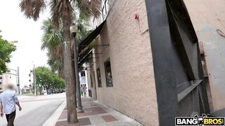 2018-08-05-8960431-sneaking-into-the-club_720