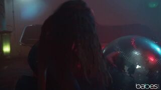 2018-11-26-3784201-disco-fever_720