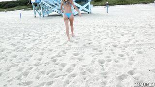 2017-02-15-3031741-hot-blondes-first-public-sex_720