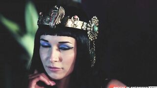 2014-04-04-4190531-cleopatra_720